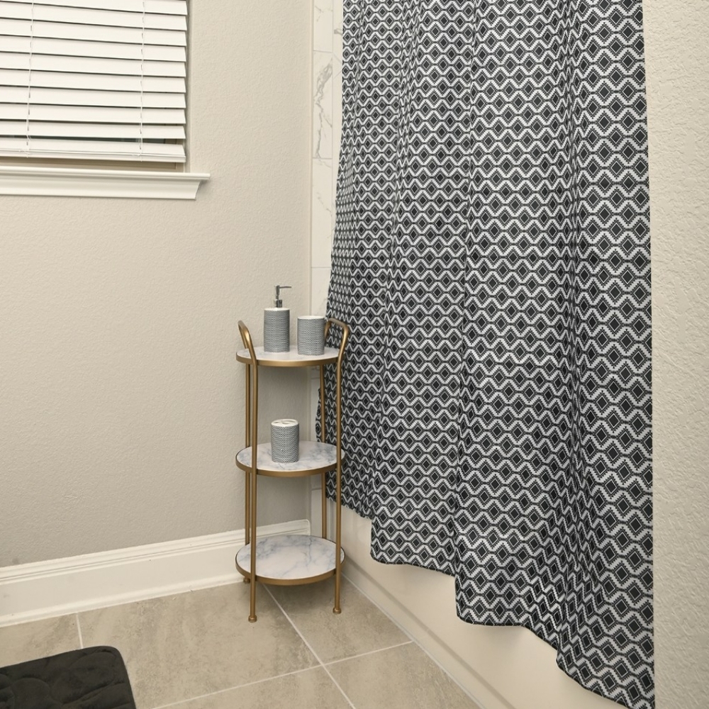 NWT Dahdoul Black Geometric 16 Pc Bath Set